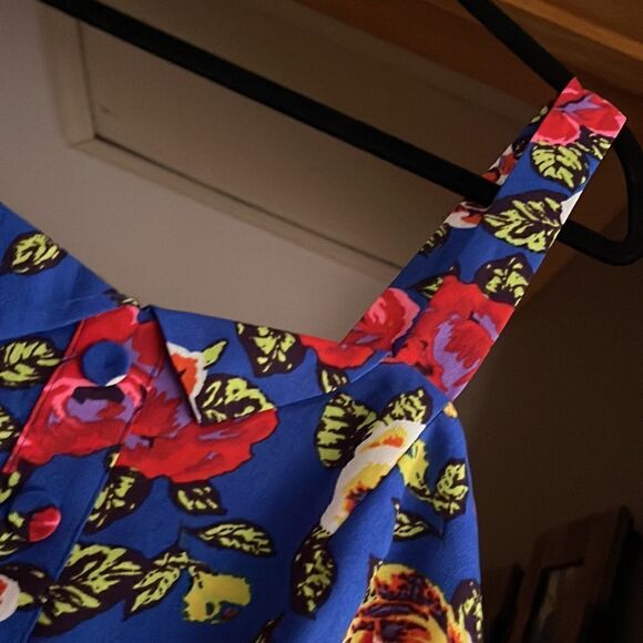 Fun Floral Summer Dress - Picture 4 of 9